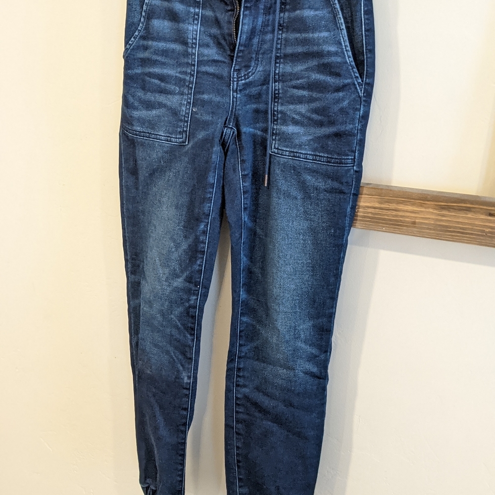 American eagle jogger jeans